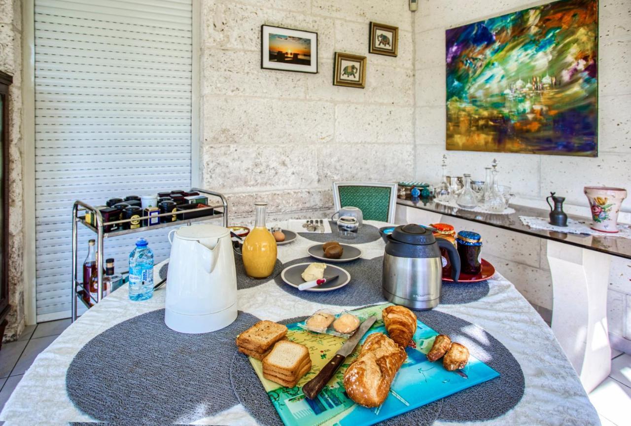 Laferriere Bed & Breakfast Angoulême Екстериор снимка
